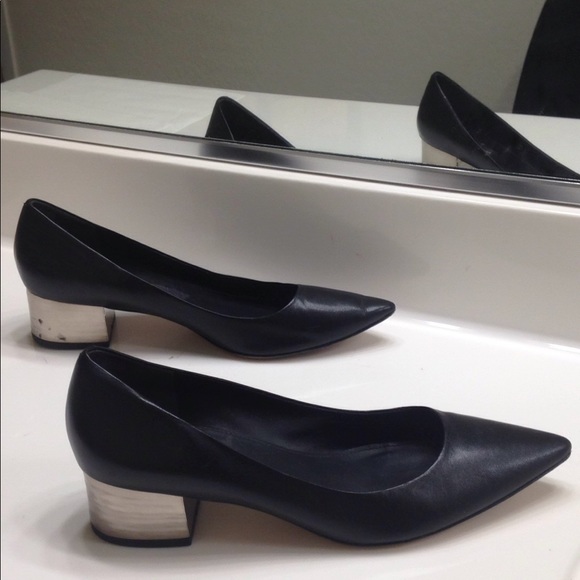 Via Spiga Shoes - Via Spiga Black Leather Pumps - Size 9M/40